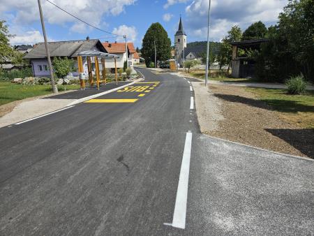 GORENJE OTAVE  NOVI NADSTREŠNICI NA AVTOBUSNEM POSTAJALIŠČU FOTO MARKO RUPAR (1)